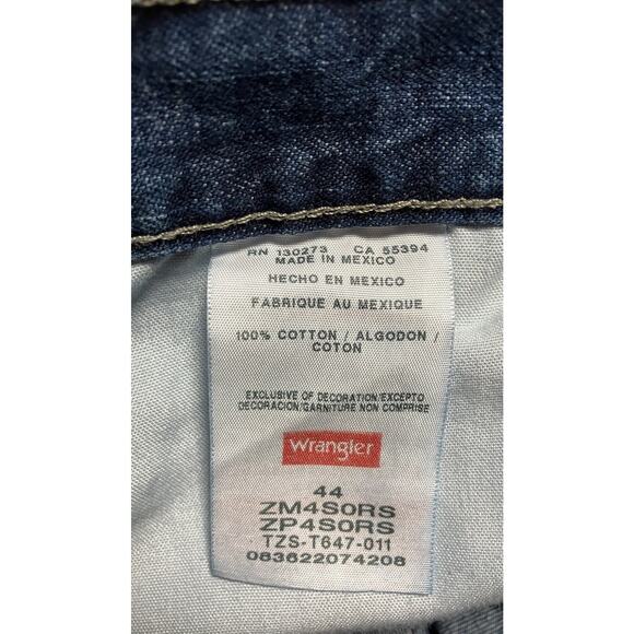 Mens Wrangler Jean Shorts Cargo Pockets Blue Denim 44 Measures 42.5” EUC - Picture 4 of 11